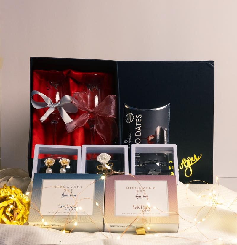 Mr & Mrs Moments – Couple Gift Hamper