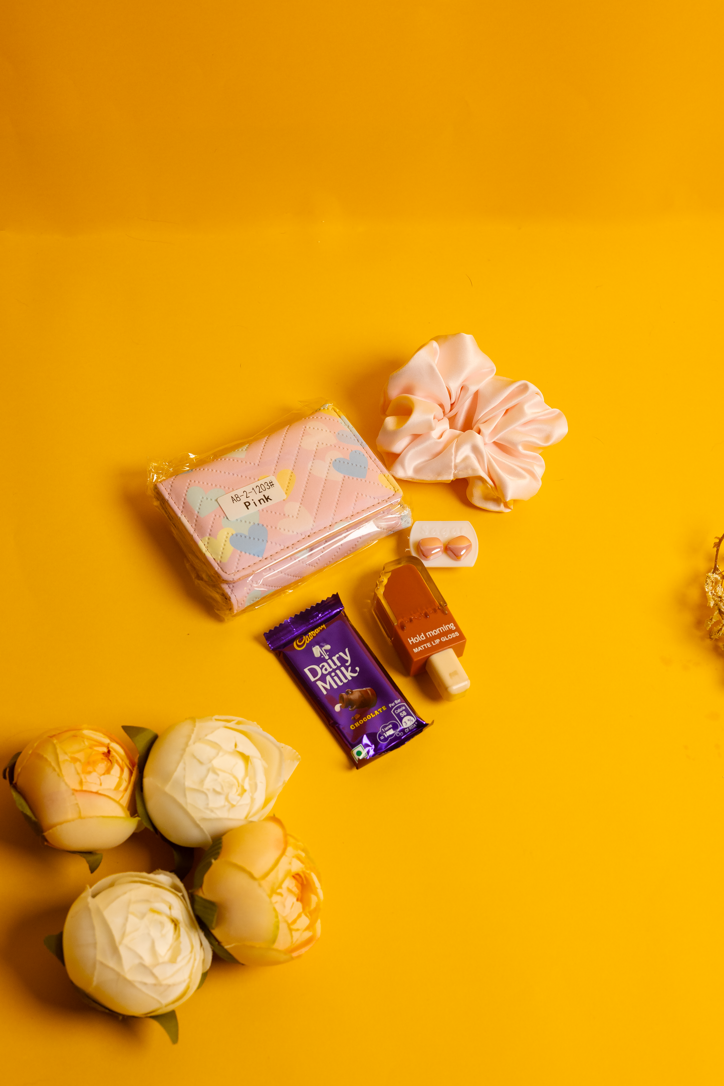 Mini Cutie Hamper – Adorable Wallet, Chocolates & Accessories Gift Box
