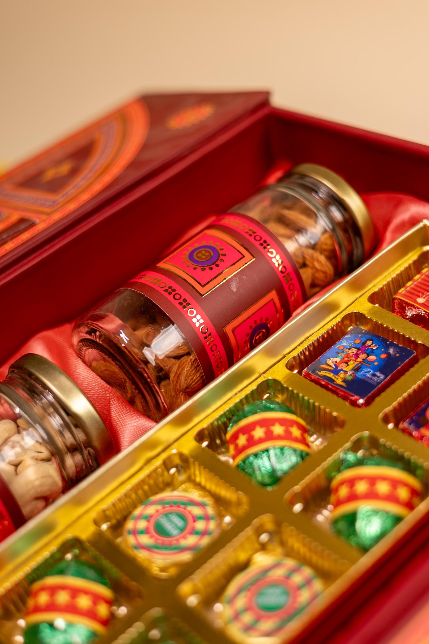 Majestic Festive Trunk with Dry Fruits and Chocolates