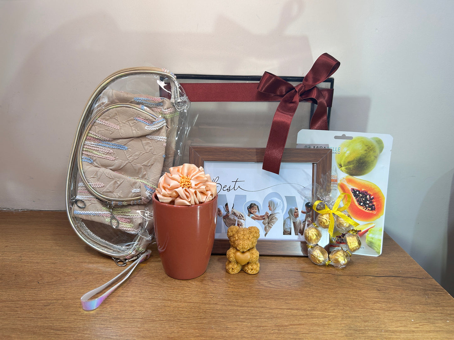 Momcation Essentials Box – Perfect Getaway Hamper