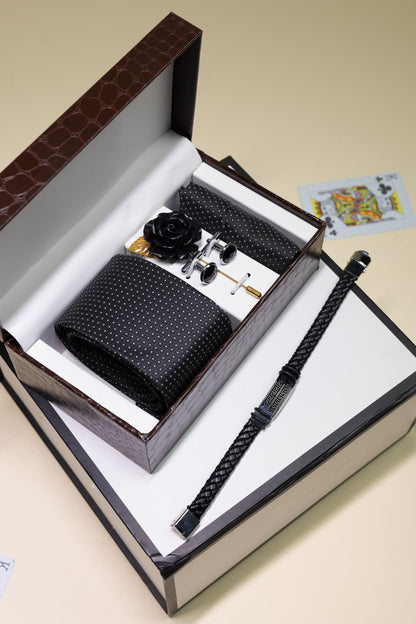 Groomsmen Gift Box – Premium Wedding Edition Accessories Set