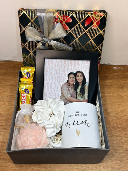 Golden Hearted Hamper – Personalized Gift Box
